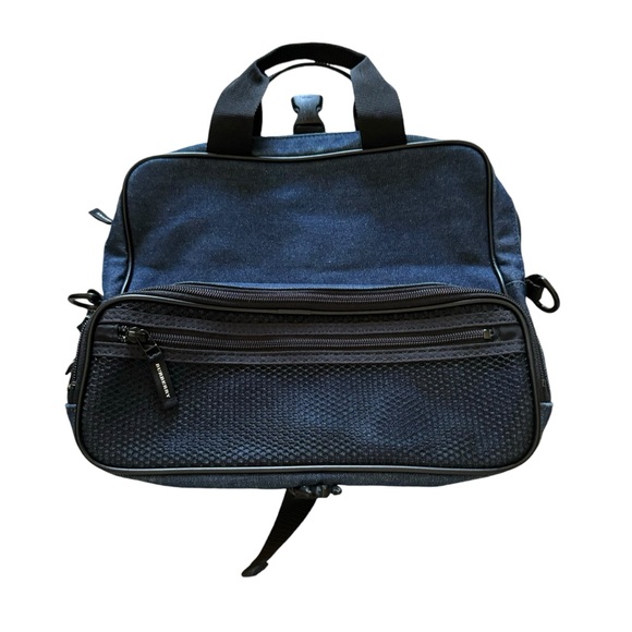 Authentic Burberry Crossbody bag in canvas. A rare and unique luxury bag. - Picture 2 of 8